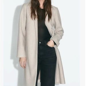 - NWOT ZARA Classic Felt Textured Mid Length Tan Coat. Brushed sand
